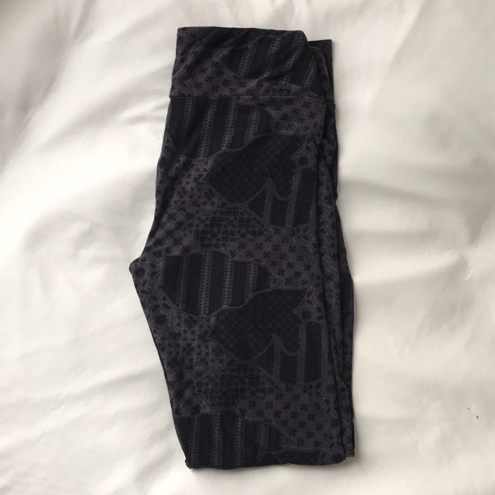 LulaRoe black and gray pattern leggings